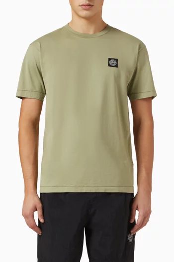 تي شيرت قطن مزين ببوصلة وشعار الماركة