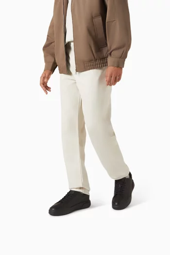 سنيكرز بنقشة شعار الماركة جلد صناعي