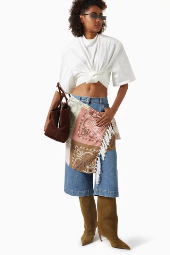 تي شيرت مطرز بشعار الماركة قطن