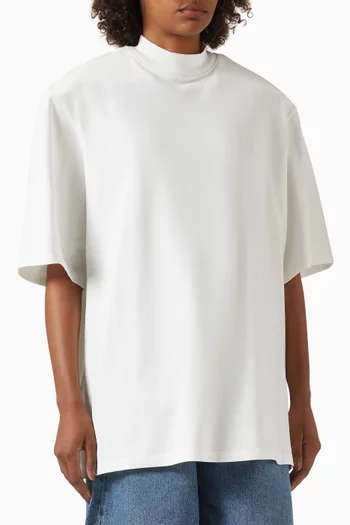 تي شيرت مطرز بشعار الماركة قطن