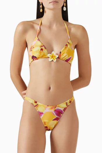 قطعة بيكيني سفلية مستوحاة من التسعينيات