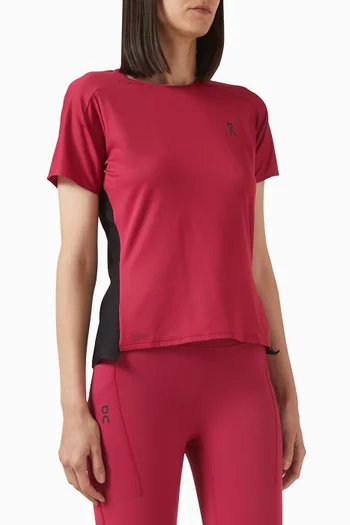 تي شيرت بيرفورمانس تي بتقنية سريعة الجفاف