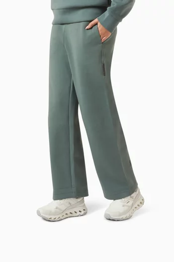 سنيكرز كلاودهورايزن بتصميم مقاوم للماء أسفل الكاحل