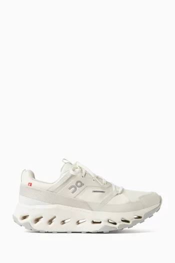 سنيكرز كلاودهورايزن بتصميم مقاوم للماء أسفل الكاحل