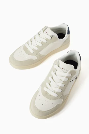 Low-cut Lace Up Sneakers