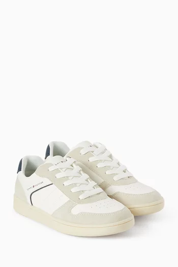 Low-cut Lace Up Sneakers