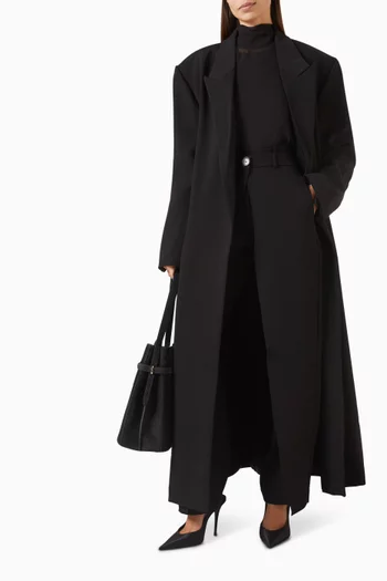 جاكيت نوف بقصة طويلة وفضفاضة