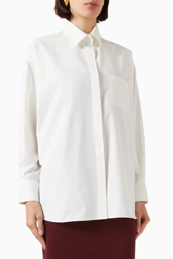 قميص بالتصميم الشهير للماركة قطن