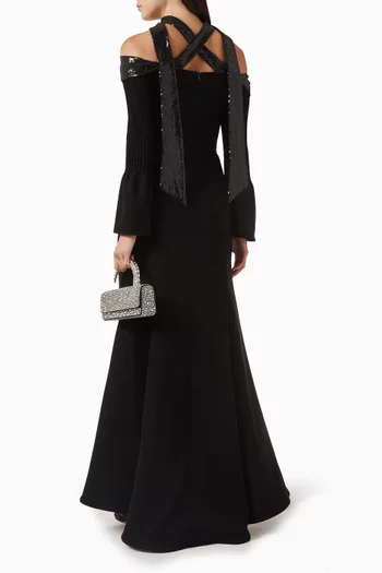 فستان سهرة بأكتاف مكشوفة