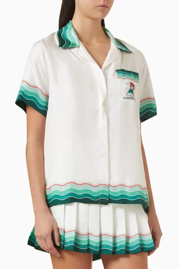 قميص بطبعة جبل بخطوط مموجة حرير