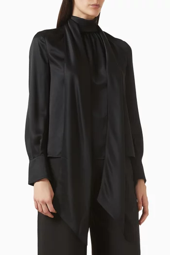 بلوزة فيرونيكا بعقدة ستان