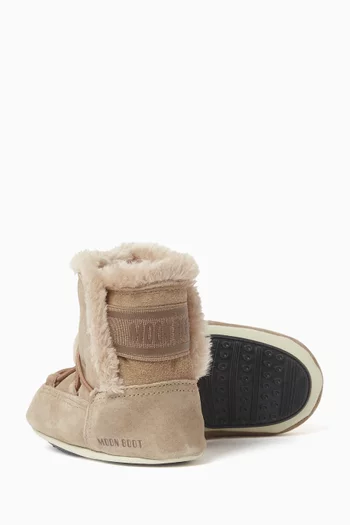 Crib Mid Boots in Suede