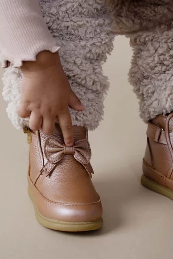 بوت سيميلا بتصميم يونيكورن جلد لامع