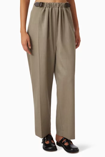 بنطال بحزام خصر مطاطي وشعار الماركة