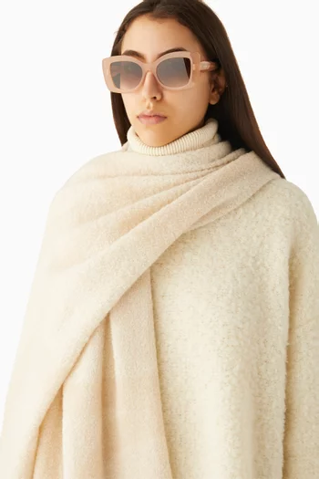 نظارة شمسية بشعار الثلاث نقاط وإطار هندسي أسيتات