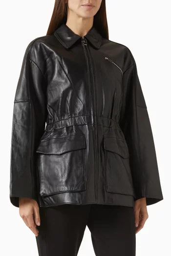 جاكيت بخصر ضيق جلد