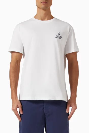 تي شيرت بطبعة شعار الماركة قطن