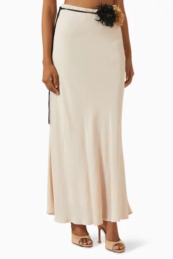 تنورة طويلة مزينة بزهرة بارزة فيسكوز