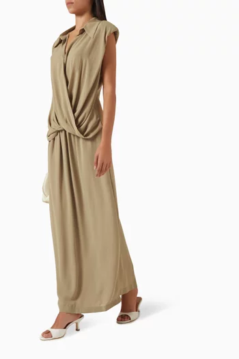 فستان طويل بنمط قميص بفتحة رقبة مطوية