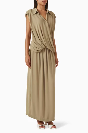 فستان طويل بنمط قميص بفتحة رقبة مطوية