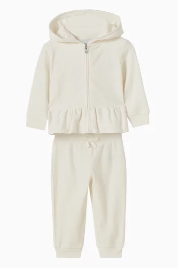 طقم كنزة بغطاء رأس وبنطال رياضي بكشكش