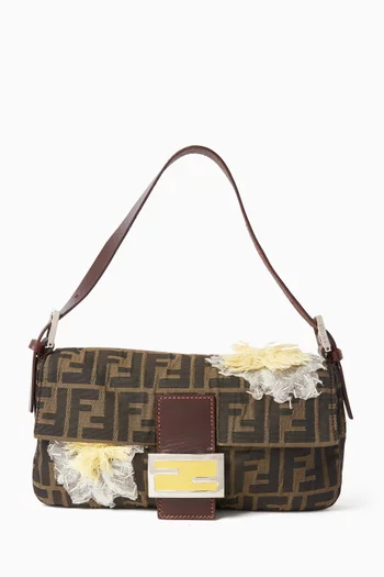 حقيبة مستطيلة مزينة بزهور من قماش شبكي من الألفينيات قنب زوكا