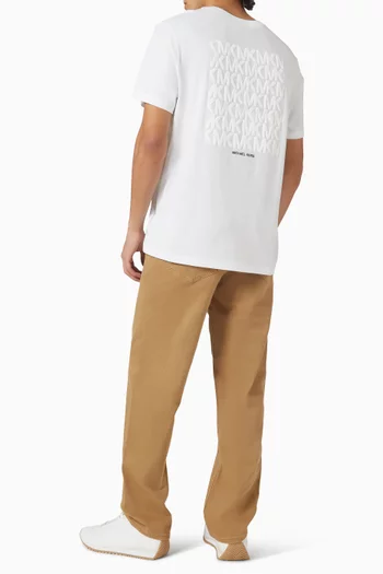 تي شيرت مزين بشعار الماركة قطن