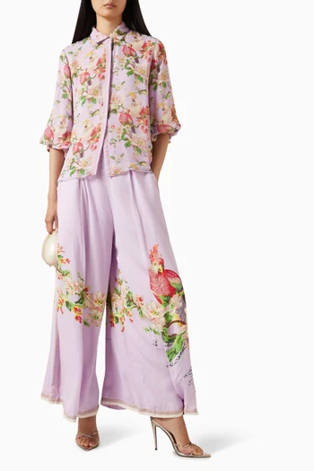 طقم متناسق مزين بنقشة