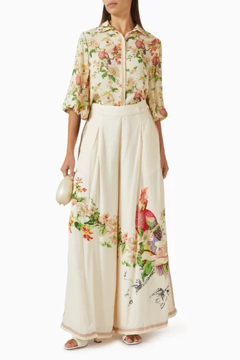 طقم متناسق مزين بنقشة