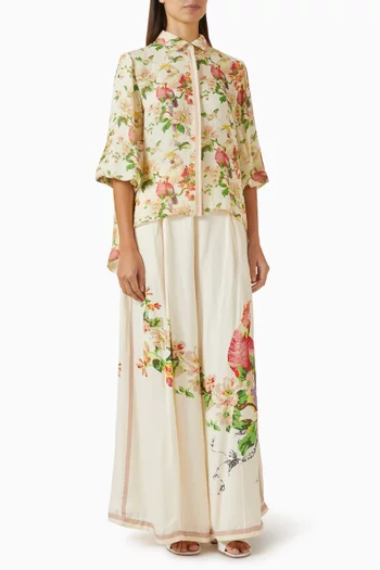 طقم متناسق مزين بنقشة