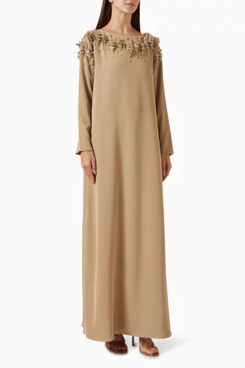 قفطان مزين بتطريز بارز