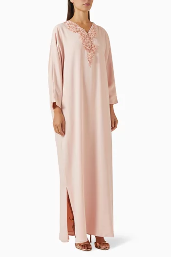 قفطان مزين بزهور بارزة