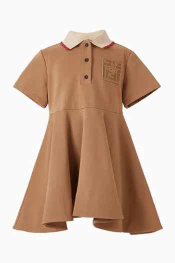 فستان بنمط قميص بشعار الماركة