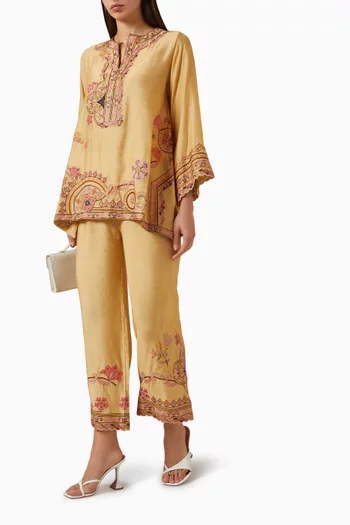 طقم بنطال وبلوزة مطرزة