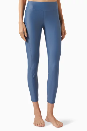 كولون سباحة بجيب إيكونيل