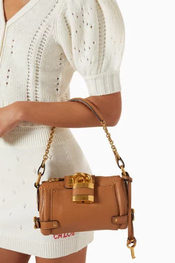 حقيبة كتف بادينغتون صغيرة بسلسلة جلد