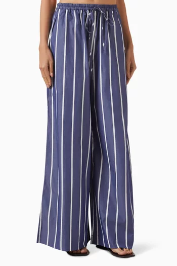 بنطال كامبريدج بقصة ساق واسعة