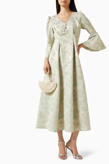 فستان بتطريزات زهور جاكار