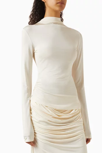 تي شيرت بتصميم غير متماثل