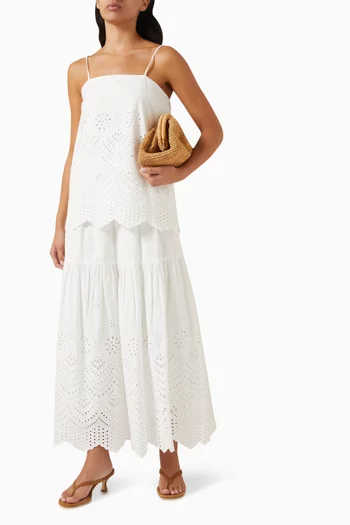 تنورة طويلة بتطريزات إنجليزية