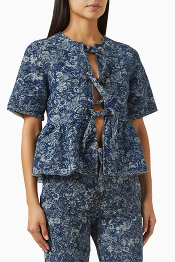 بلوزة بحافة على شكل جرس ونقشة تابستري دينم