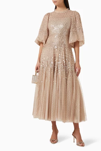 فستان سهرة بطول الكاحل مزين بأجزاء صدفية مطزرة بالترتر