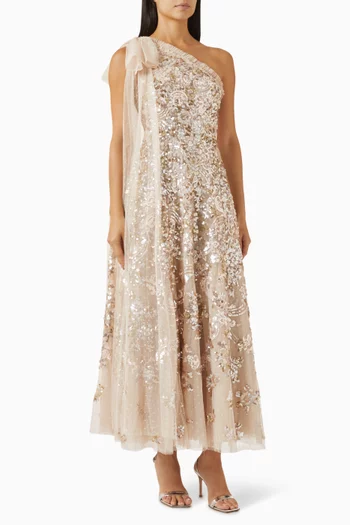 فستان سهرة بكتف مكشوف ونقشة زهور باروكية تول