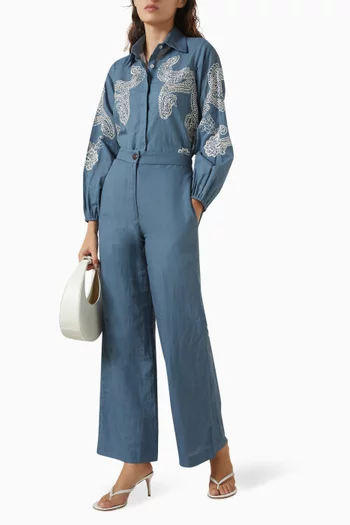 قميص مزين بتطريزات