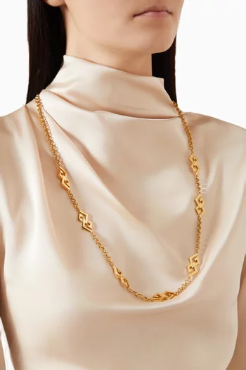 قلادة بتصميم سلسلة بشعار الماركة من الثمانينيات