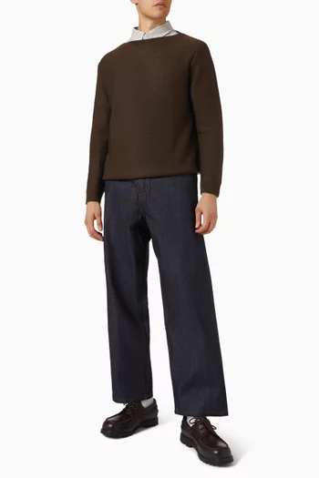 سترة بفتحة رقبة على شكل قارب