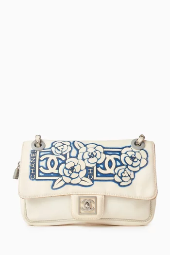 حقيبة رياضية بغطاء قلاب ونقشة كاميليا من عام 2005 نايلون