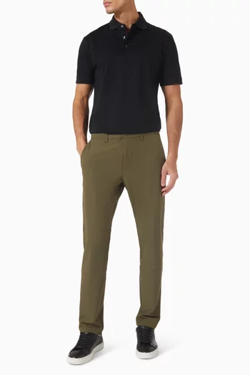 بنطال بقصة ضيقة