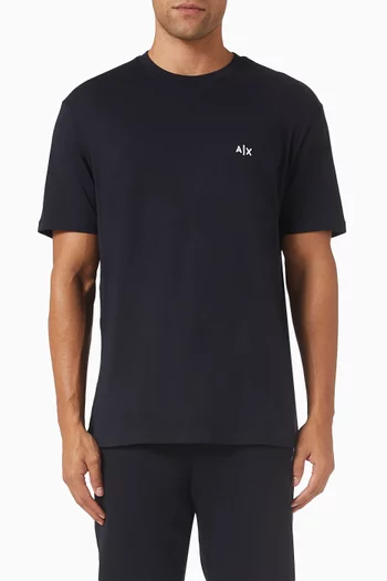 تي شيرت بشعار الماركة قطن