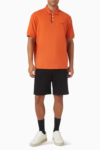 شورت بشعار الماركة بنفس اللون قطن